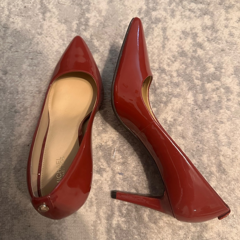 Michael Kors Red Heels Elegant Pointed-Toe Pumps - Picture 3 of 3